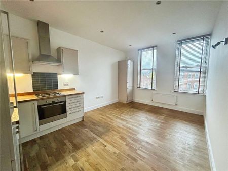 2 bedroom flat to rent - Photo 3