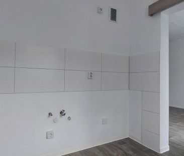 Helle 3 -Raumwohnung mit Tageslichtküche und Badewanne - Foto 1