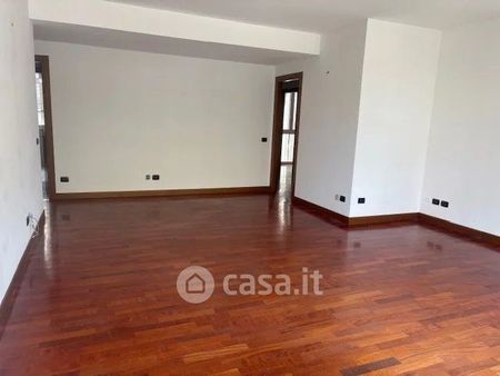 Trilocale in Affitto in Largo la Foppa 2 a Milano - Foto 2