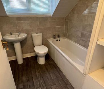 3 bedroom apartment to rent - Photo 6