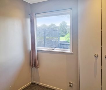 Remuera 1 bedroom unit plus an office with private garden and carport - Photo 3