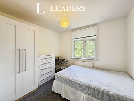 6 bedroom house to rent Namu Road, Bournemouth, BH9 - Photo 5