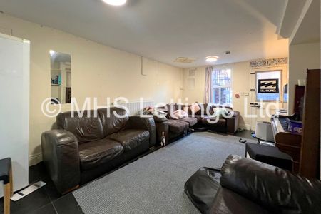 9 Bedroom Mid Terraced House for rent in Hyde Park Road - Photo 2