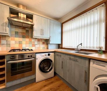 2 bedroom semi-detached bungalow to rent - Photo 4