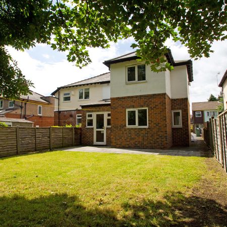 4 bedroom semi-detached house to rent - Photo 4