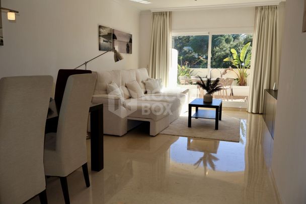 Luxury Penthouse with Panoramic Sea Views and Exceptional Amenities - Photo 1