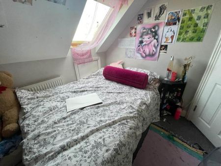 3 bedroom flat to rent - Photo 4