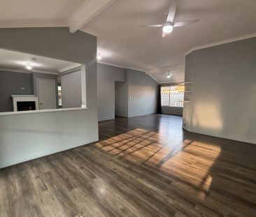 Coastal Comfort and Convenience - Your Secret Harbour Retreat Awaits - Photo 3