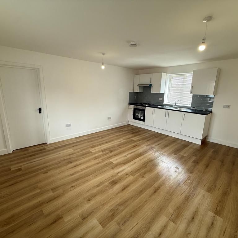 2 bedroom flat to rent - Photo 1