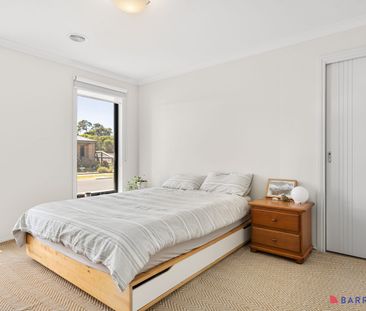 Light-Filled Four-Bedroom Home Designed for Easy Family Living - Photo 3