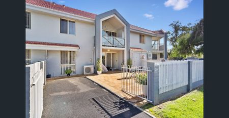 Charming 2-Bedroom Ground-Floor Unit in the Heart of Mandurah - Photo 4