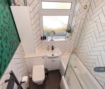 3 bedroom terraced house to rent - Photo 6