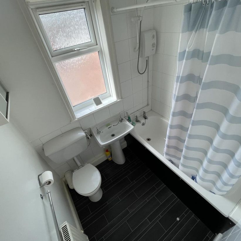 3 bedroom house - terraced to rent - Photo 1