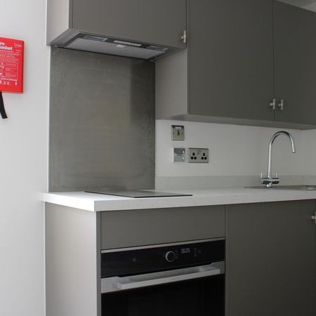 Studio to rent - Photo 3