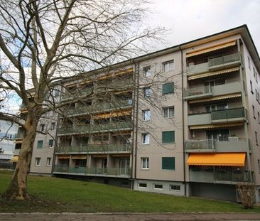 Spacieux logement de 4.5 pièces partiellement rénové - Foto 2