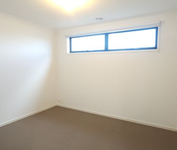 22 Keats Street, Officer VIC 3809 - House For Rent | Domain - Photo 3
