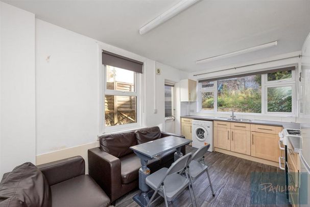 1 bedroom in a house share to rent - Photo 1