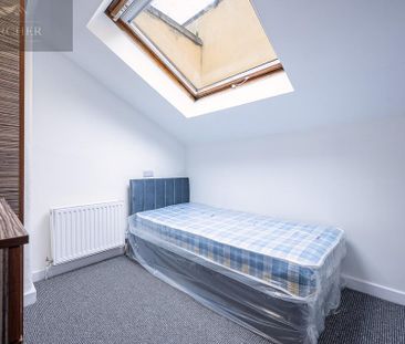 8 bedroom flat to rent - Photo 1