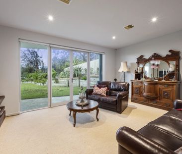 21 Murawa Drive, Rosebud. - Photo 6