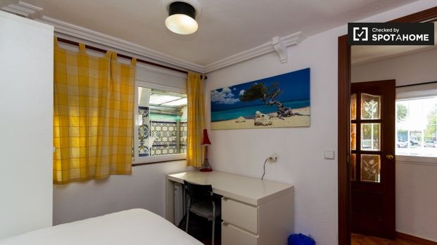 madrid, Community of Madrid 28053 - Photo 1