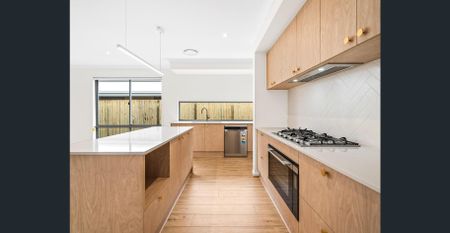 Luxury Living Meets Everyday Convenience - Photo 4