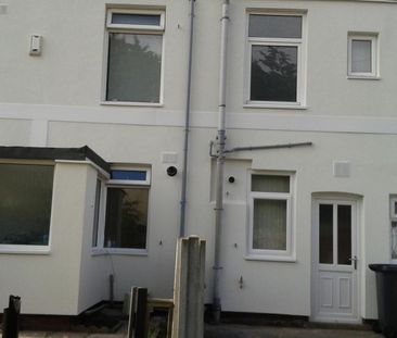 3 bedroom terraced house to rent - Photo 6