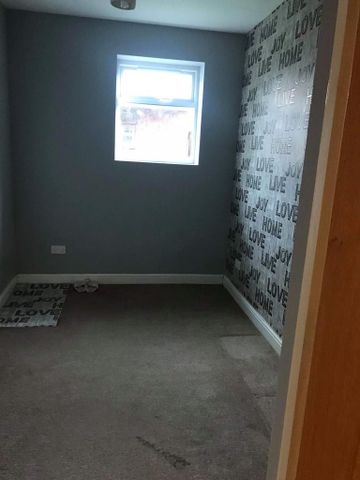 4 bedroom terraced house to rent - Photo 3