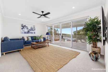 Stunning Hamptons Style Home - Photo 2