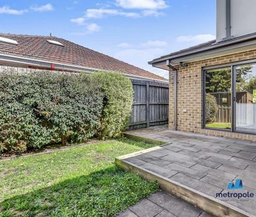 16A Irving Street, MOUNT WAVERLEY, VIC - Photo 6