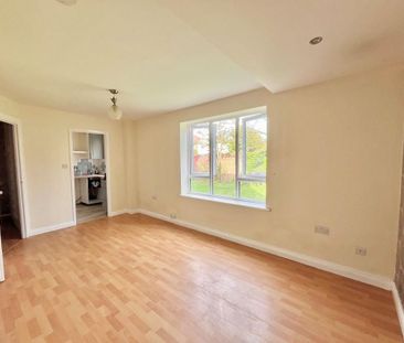 Studio to rent - Photo 6