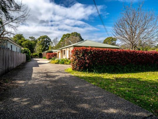 Charming Villa for Rent in Prime Berry Location - Photo 1