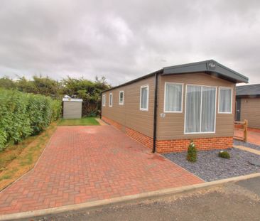 Caravan Park, Ipswich Road, Newbourne, Woodbridge - Photo 1