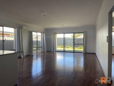 Modern Family Home with Theatre Room, Side Access & Spacious Alfresco - Photo 3