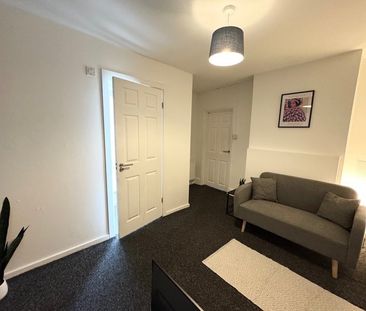 Room in a Shared House, Carlton Road, SO15 - Photo 2