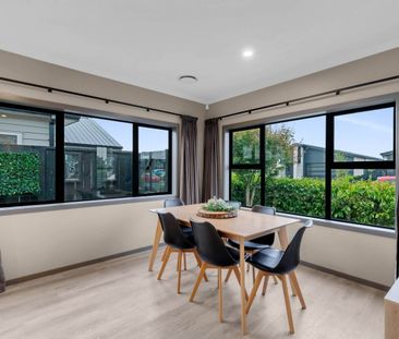 Modern Chartwell Living – Built 2020 & Ready to Impress! - Photo 4