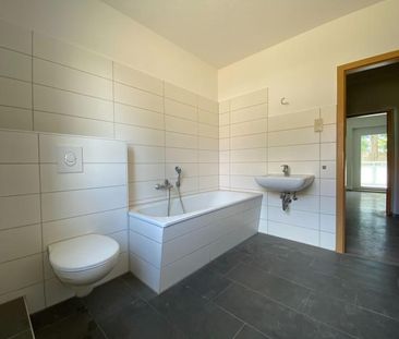 Bei Einzug frisch renoviert + neues Bad + großer Balkon! - Photo 4