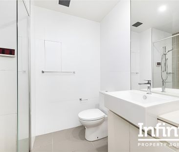 LUXURY ONE-BEDROOM APARTMENT RIGHT ABOVE CHATSWOOD STATION - Photo 2