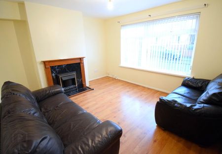22 Lawnmount Street, BT68BS, Belfast - Photo 2