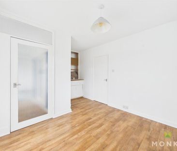 3 bedroom detached bungalow to rent - Photo 6