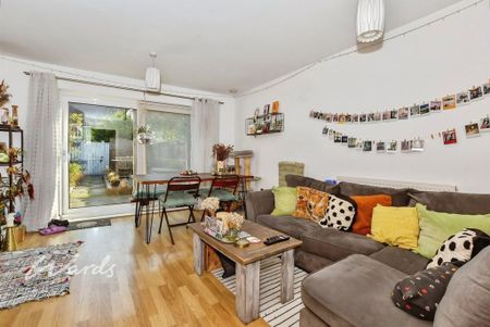 2 bedroom terraced house to rent - Photo 5