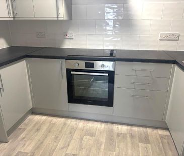 2 bedroom ground floor maisonette to rent - Photo 4