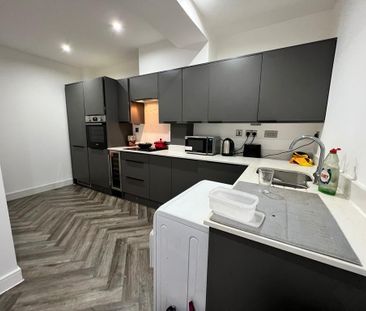 1 bedroom in a flat share to rent - Photo 4