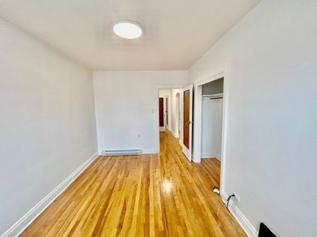 For Lease - 704 Brookfield Road, Billings Bridge - Riverside Park and Area, Ontario - Photo 3