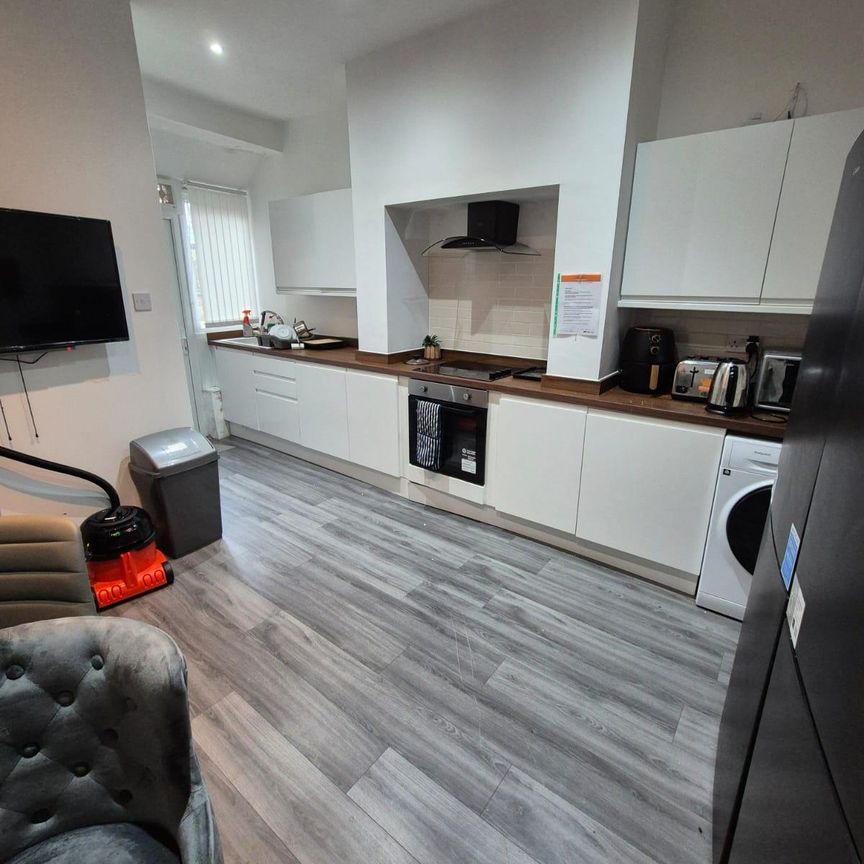 Hall Lane - Photo 1