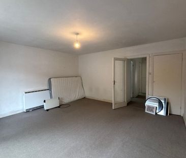 Brecon Court, Selborne Place, Hove - Photo 1