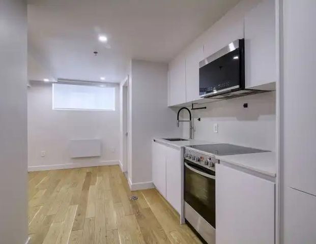25 Avenue des Pins | 25 Avenue des Pins O, Montreal - Photo 1