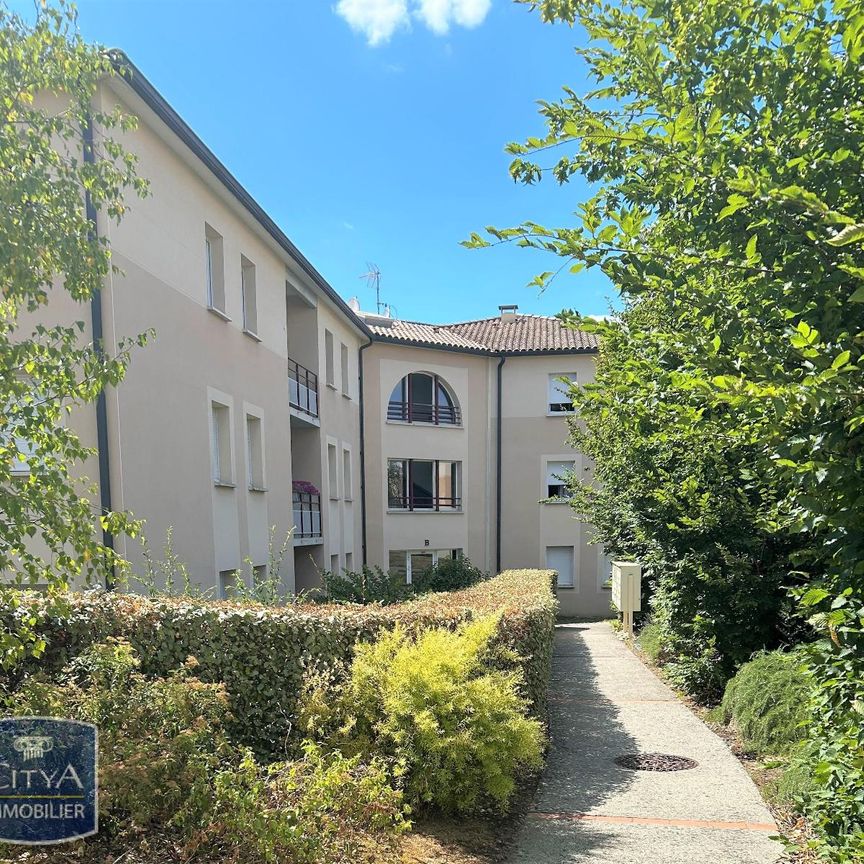 Location Appartement 2 pièces 48m² L ISLE JOURDAIN 32600 - Photo 2