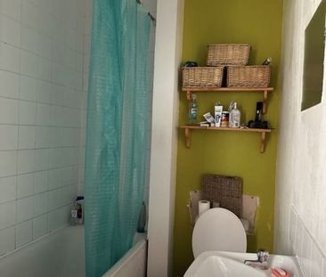 Room in a Shared House, Carysfort Road, N16 - Photo 3