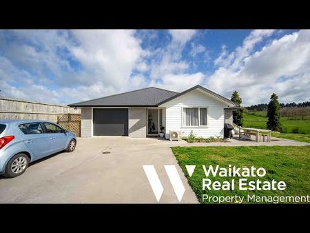 Executive Three Bedroom Home - Photo 5