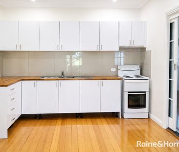 Well presented unit - Photo 3
